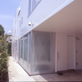 img027.jpg