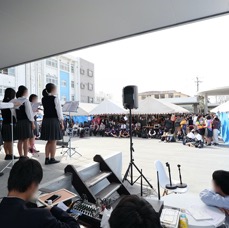 文化祭ステージ風景.jpg